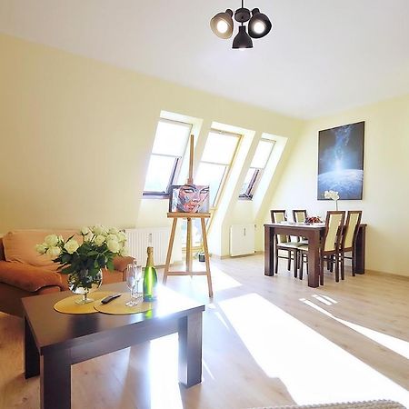 50 M Do Plazy Thobruk Apartamenty Piekna Dama Z Kolobrzegu ภายนอก รูปภาพ